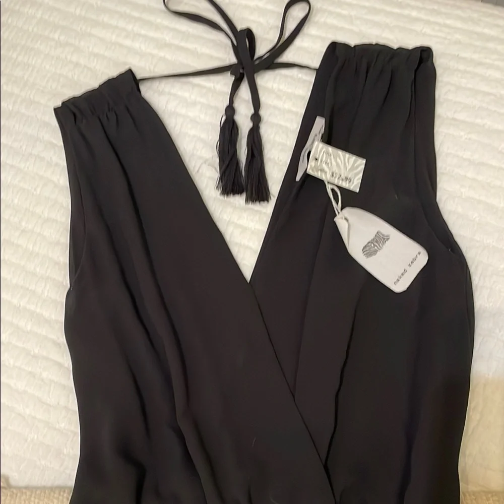 🖤NWT🖤 Flowy V-neck & Wide leg Black Jumpsuit - Picture 2 of 10